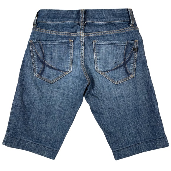 !iT Jeans size 24 medium wash Bermuda jean  shorts, like new condition - Picture 6 of 13